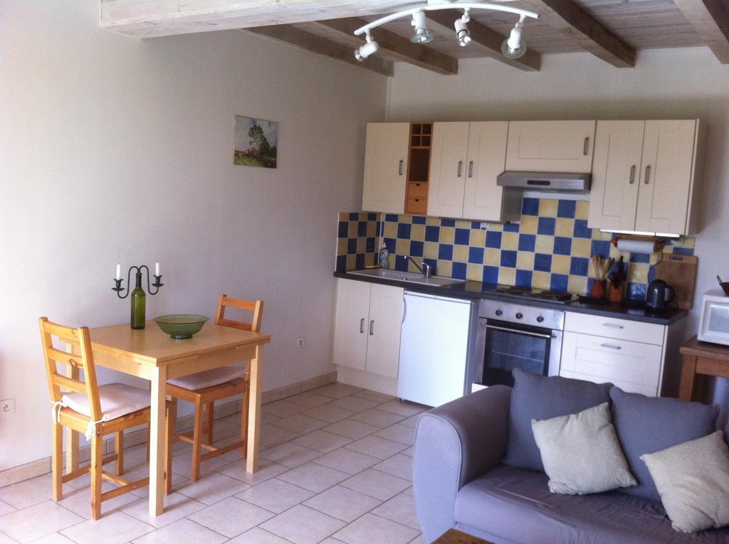 La Petite Maison Crezieres Kamer foto