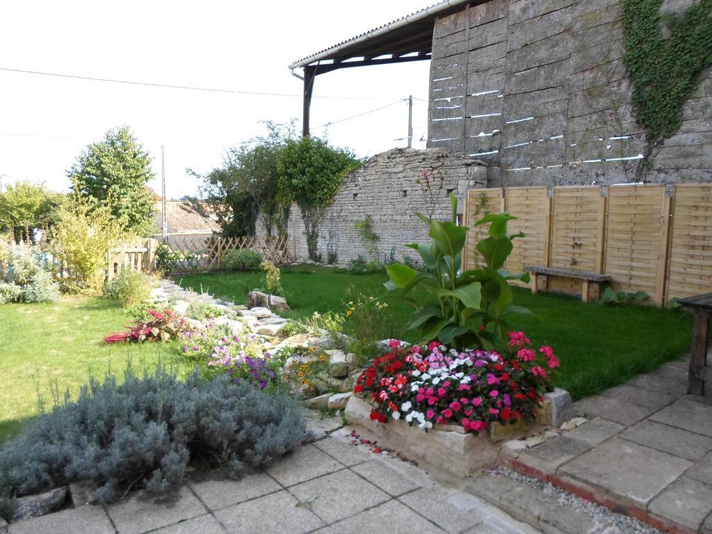 La Petite Maison Crezieres Kamer foto